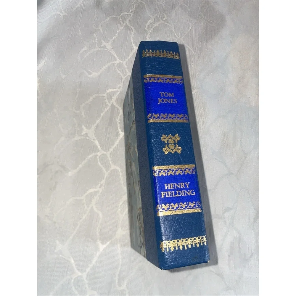 VTG Blue&Gold Fake Book Box Hidden Jewelry Secret Storage  Magnetic Classic‎